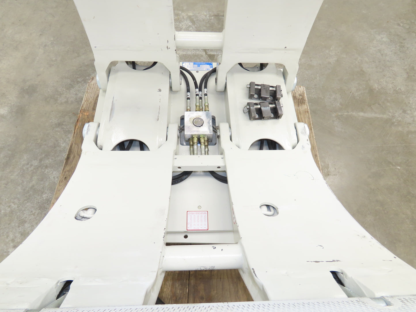 Cascade 45F Paper Roll Clamp 4500LB Fork Lift Truck Clamping Attachment Class 3