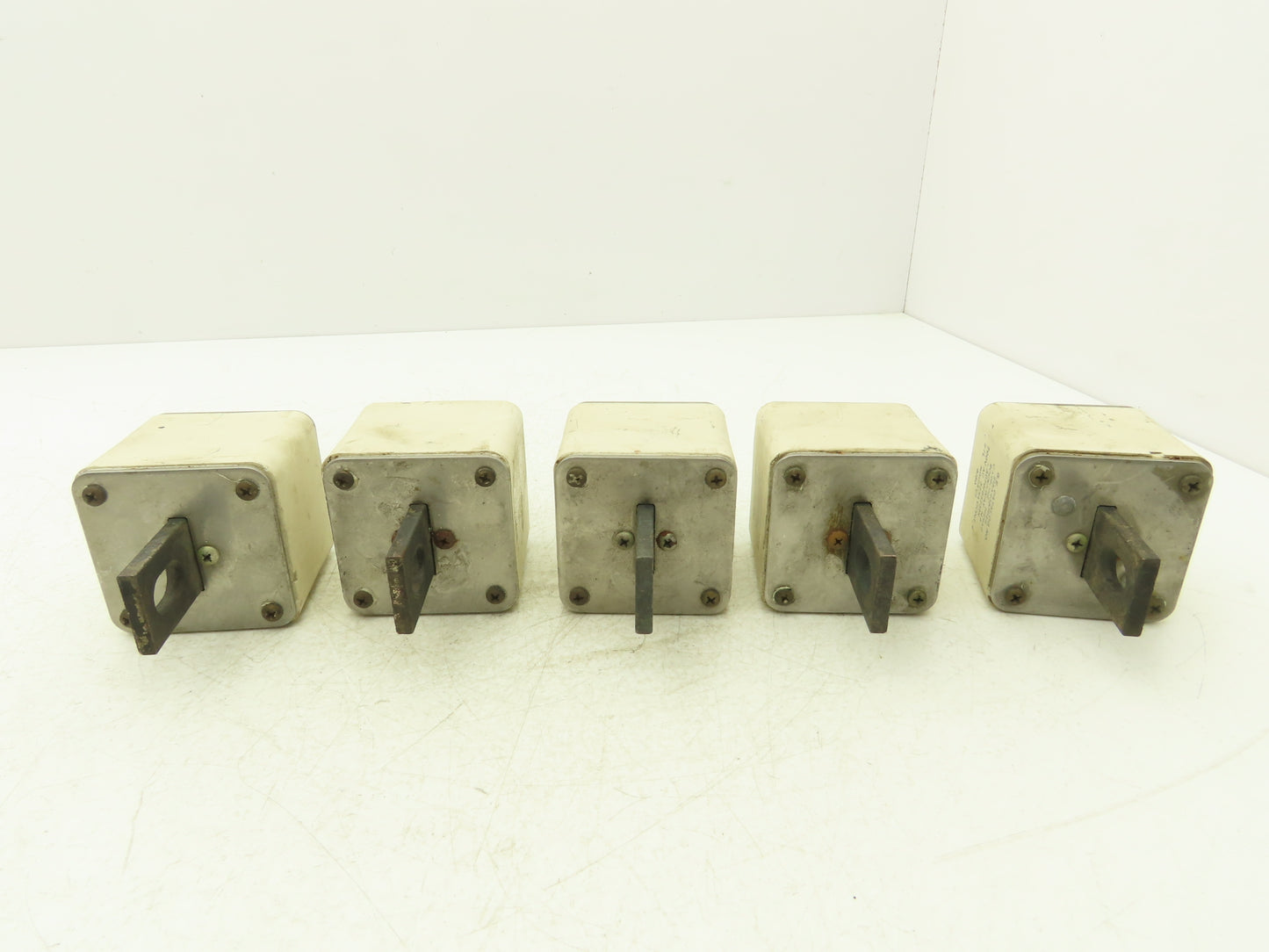 General Electric 218A4387P44 Current Limiting Fuse 525A 700V Lot of 5