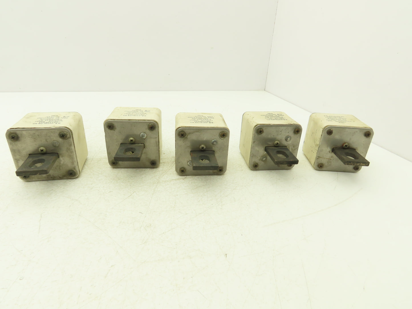 General Electric 218A4387P44 Current Limiting Fuse 525A 700V Lot of 5