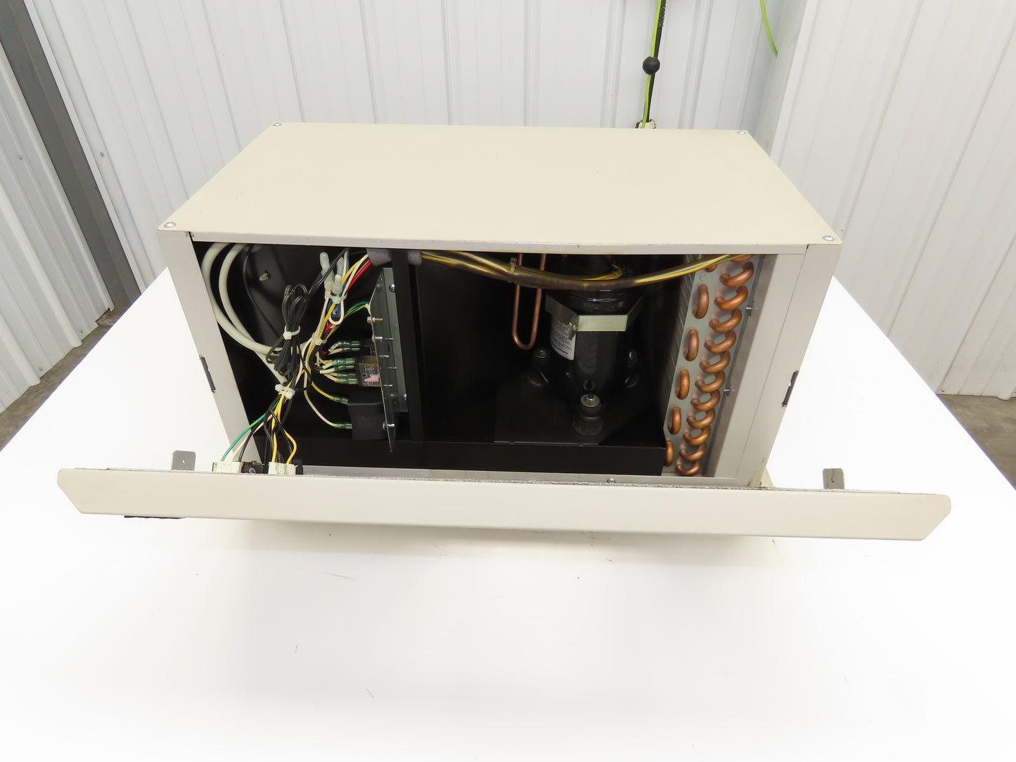 Apiste ENC-G1120EX Control Panel FA Cooler Heat Exchanger 200VAC