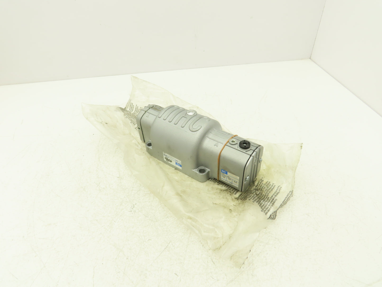 MAC 1301G-111D-1 Pneumatic Single Solenoid Valve 4/2-way 120V
