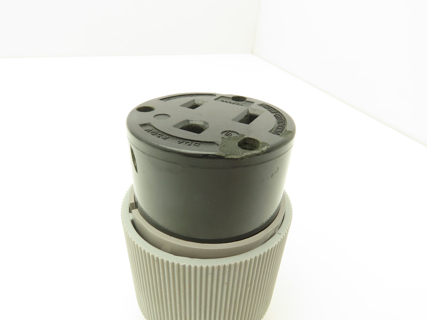 Eaton 6-50R Arrow Hart Plug Heavy-Duty Auto Grip Locking 250VAC 50A 2 Pole