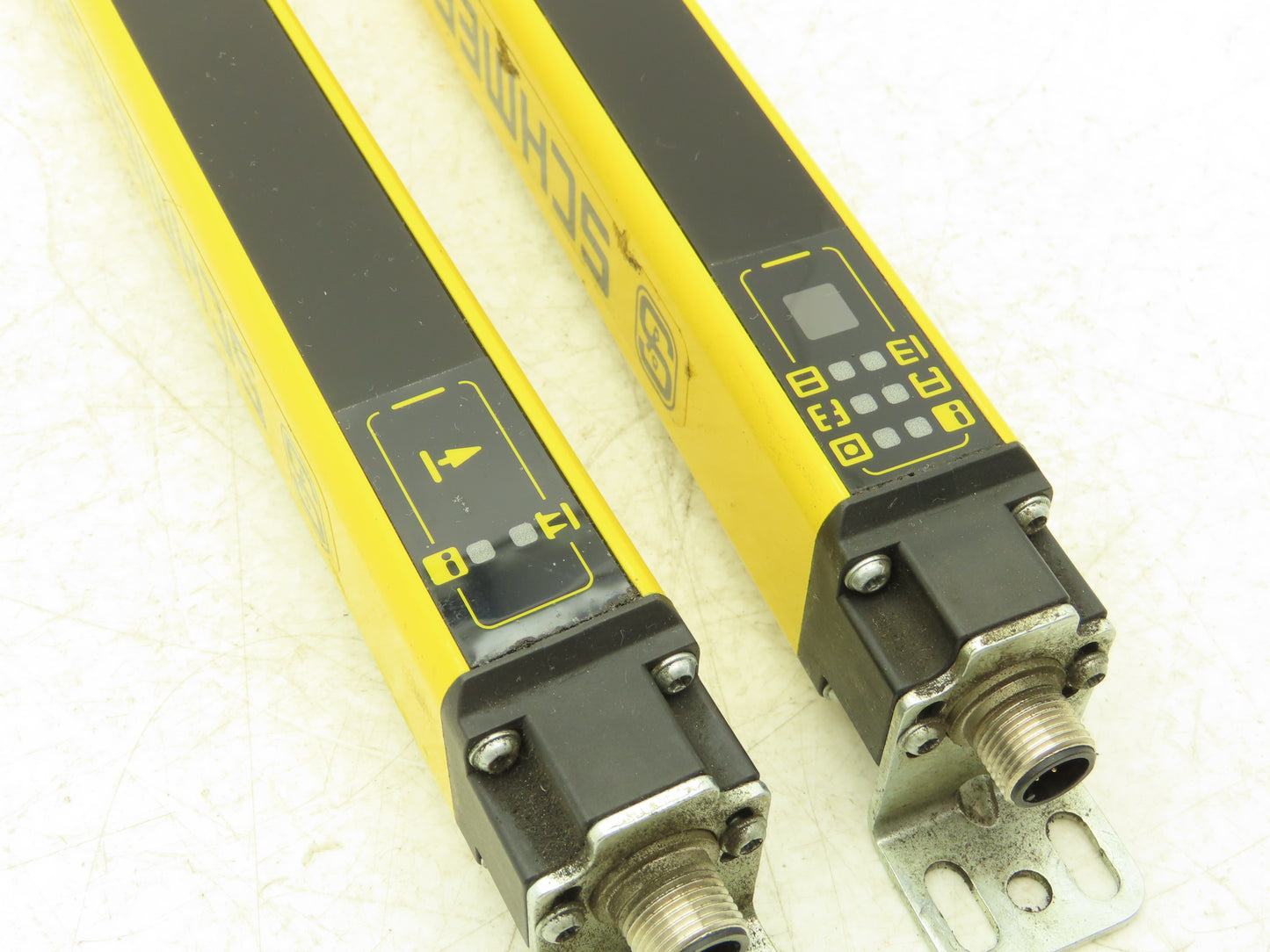 Schmersal SLC440-ER-0330-14-01 330mm Light Curtain Transmitter & Receiver Set
