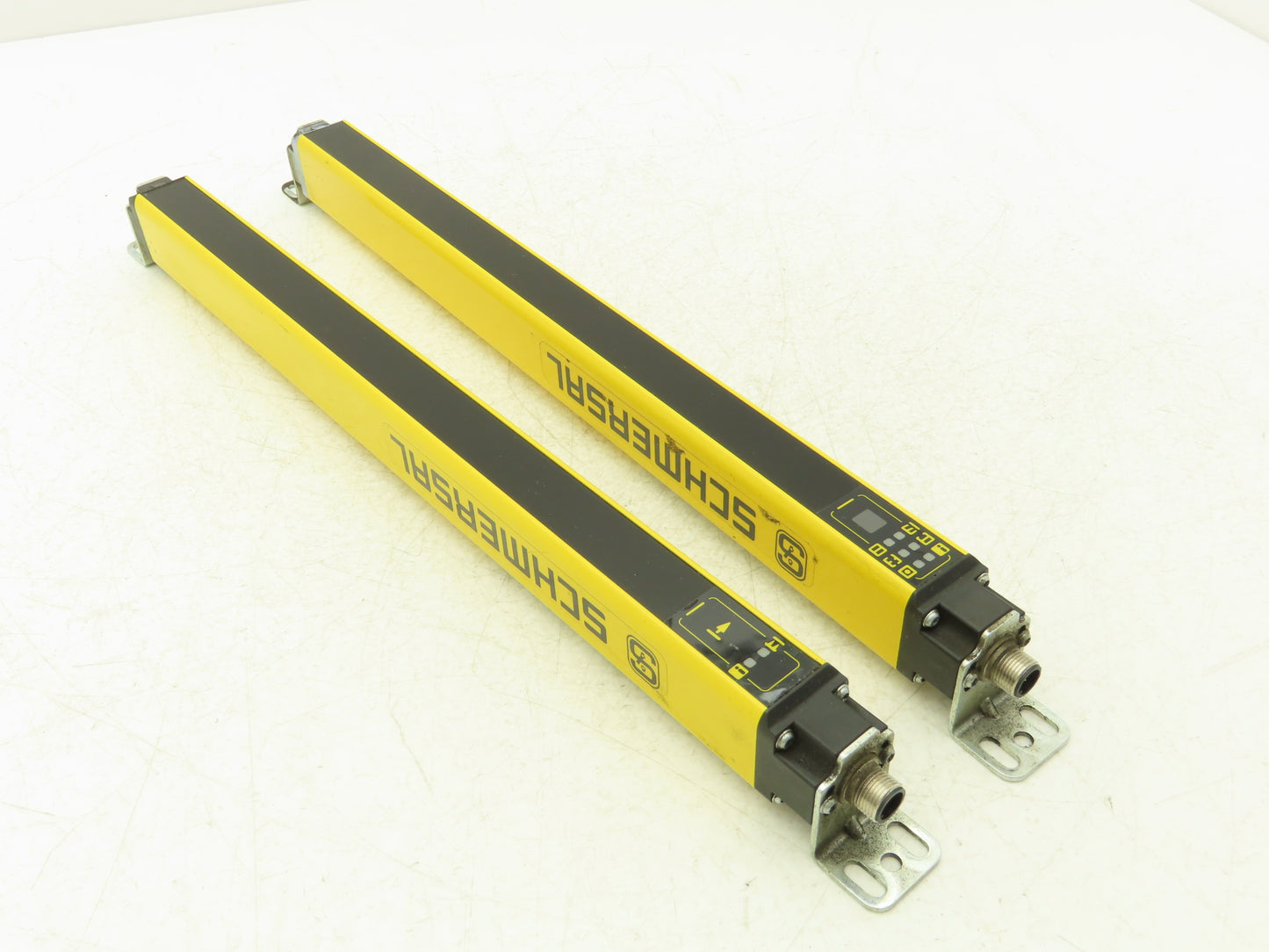 Schmersal SLC440-ER-0330-14-01 330mm Light Curtain Transmitter & Receiver Set