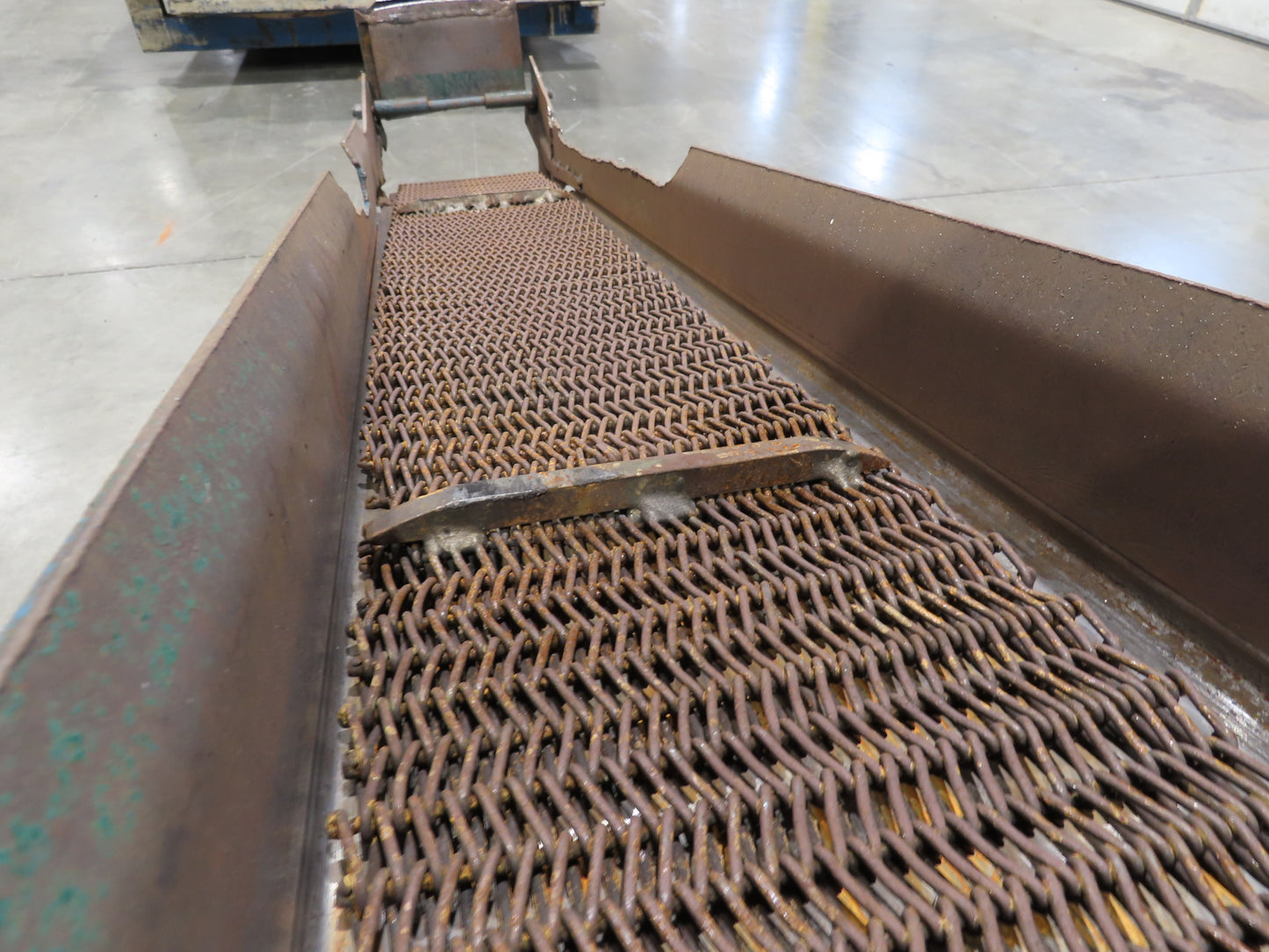11' 5" Incline Parts Conveyor Steel Wire Mesh 8"Belt 460V 3PH 65FPM Chain Drive