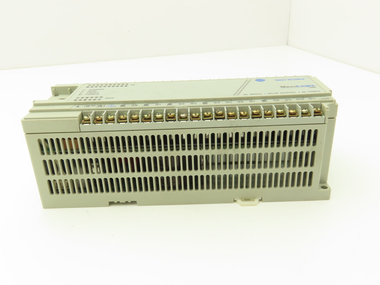 Allen Bradley 1761-L32AWA MicroLogix 1000 PLC Controller 100-240VAC Series E