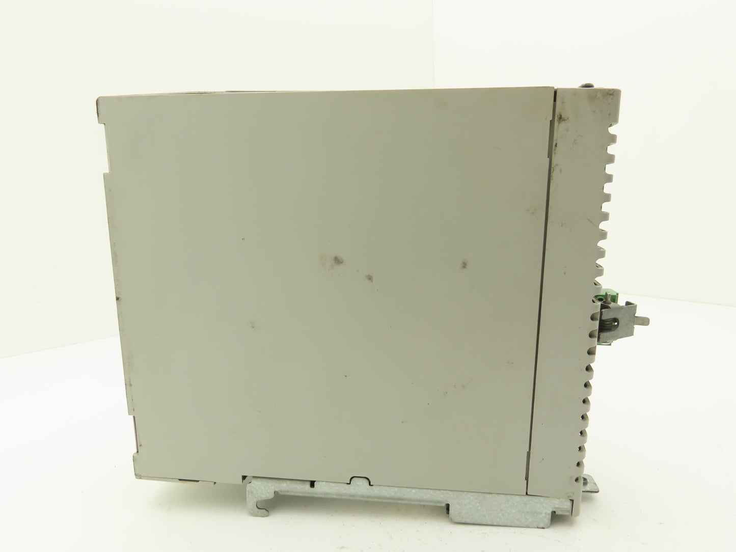 Allen Bradley 2094-BM01-M 9A Axis Power Module VFD 0-480V 3Ph 0-590Hz 21.6A