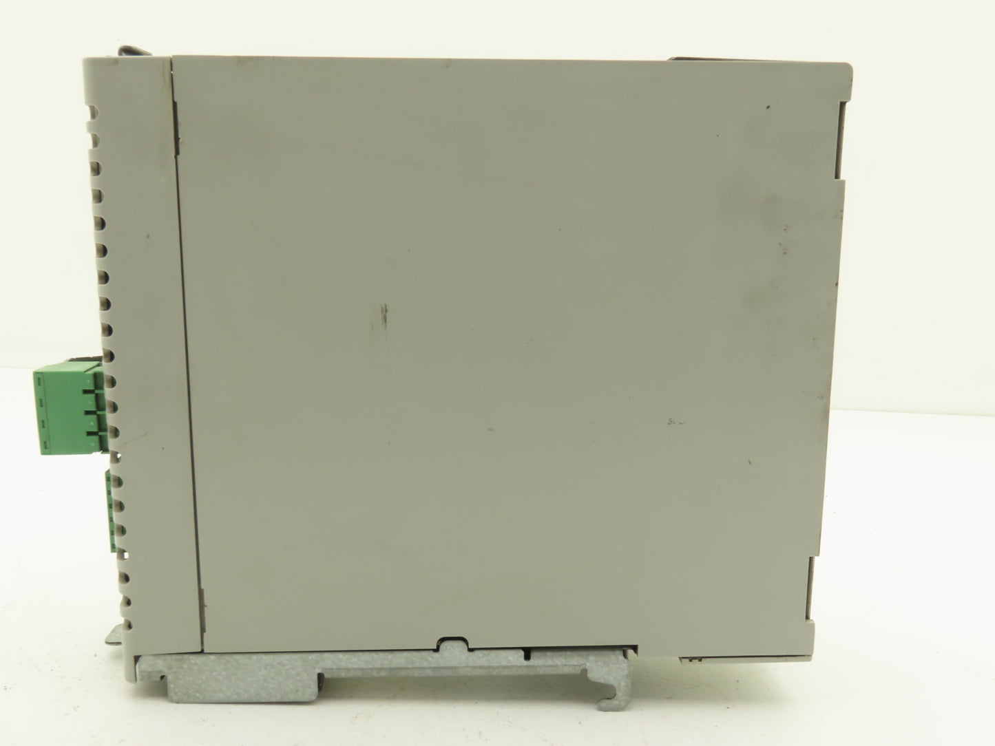 Allen Bradley 2094-BM01-M 9A Axis Power Module VFD 0-480V 3Ph 0-590Hz 21.6A