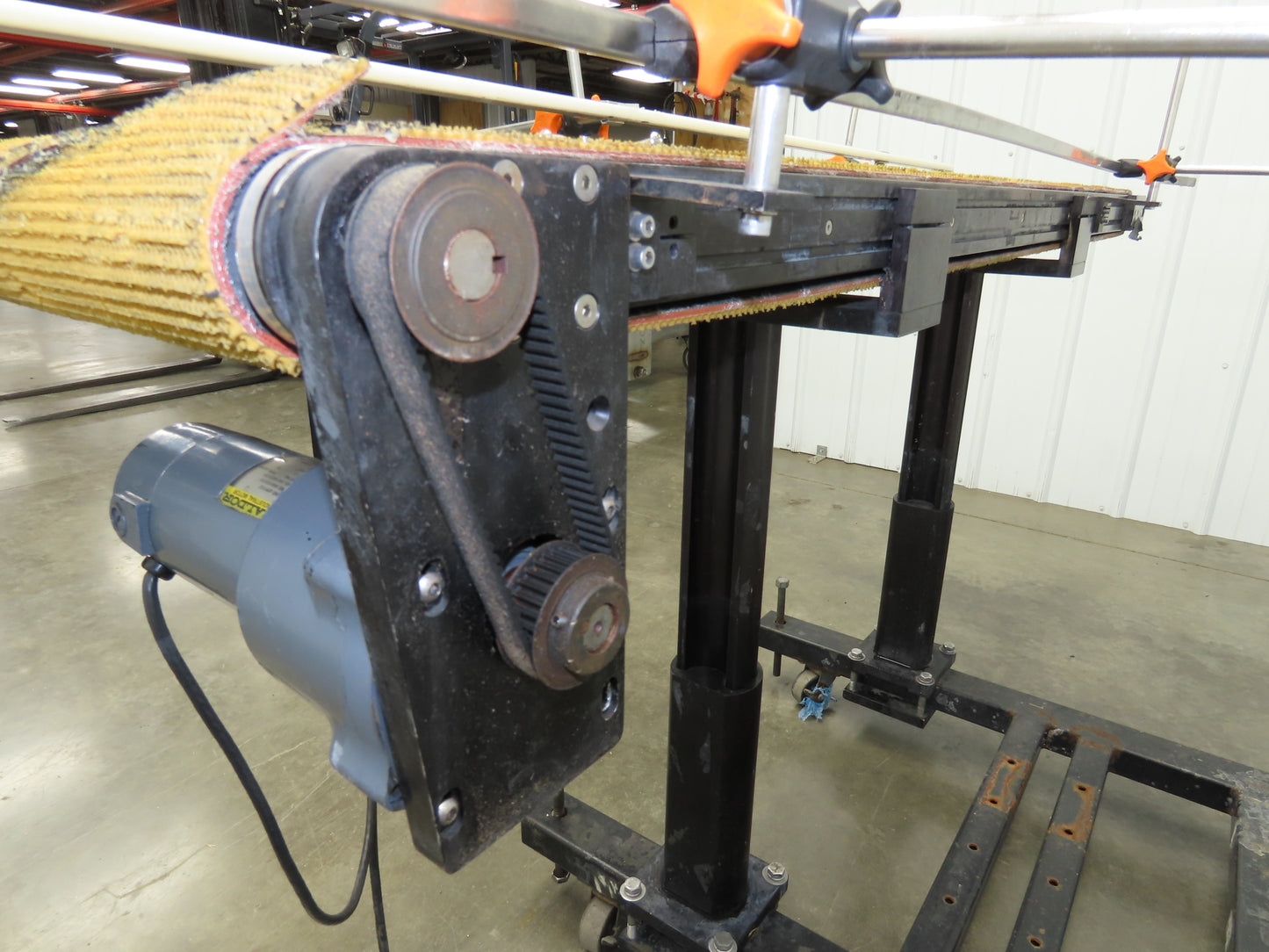 72"L Portable Grip Top Conveyor 12"Belt 115V Variable Speed Belt Drive 0-98FPM