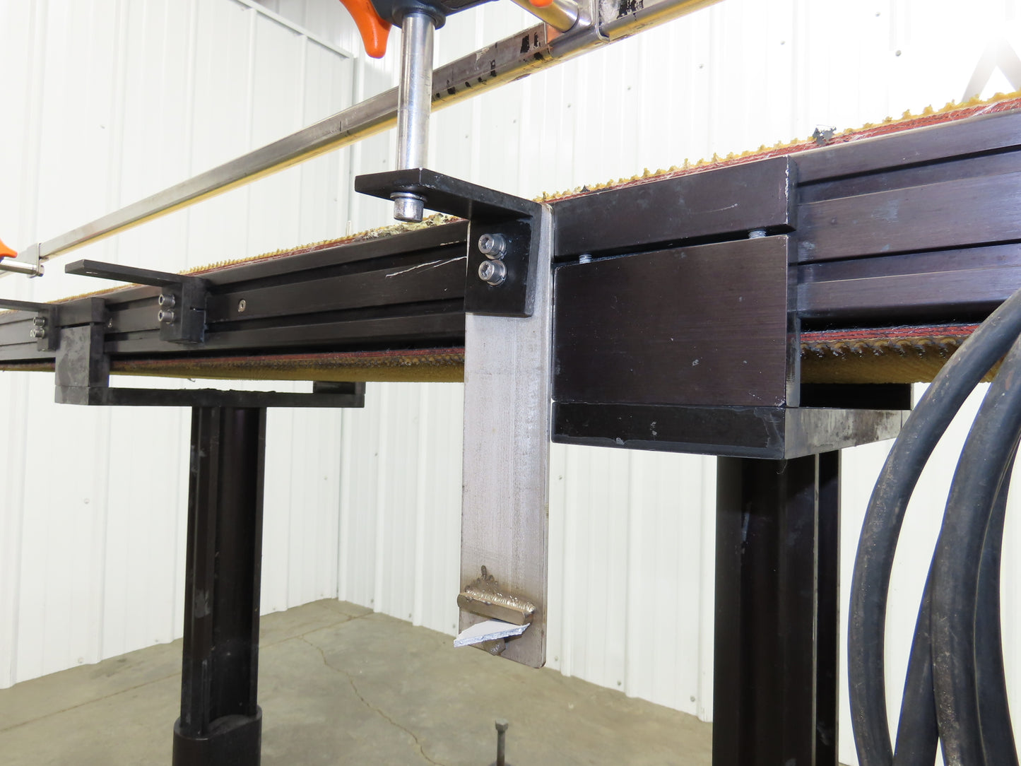 72"L Portable Grip Top Conveyor 12"Belt 115V Variable Speed Belt Drive 0-98FPM