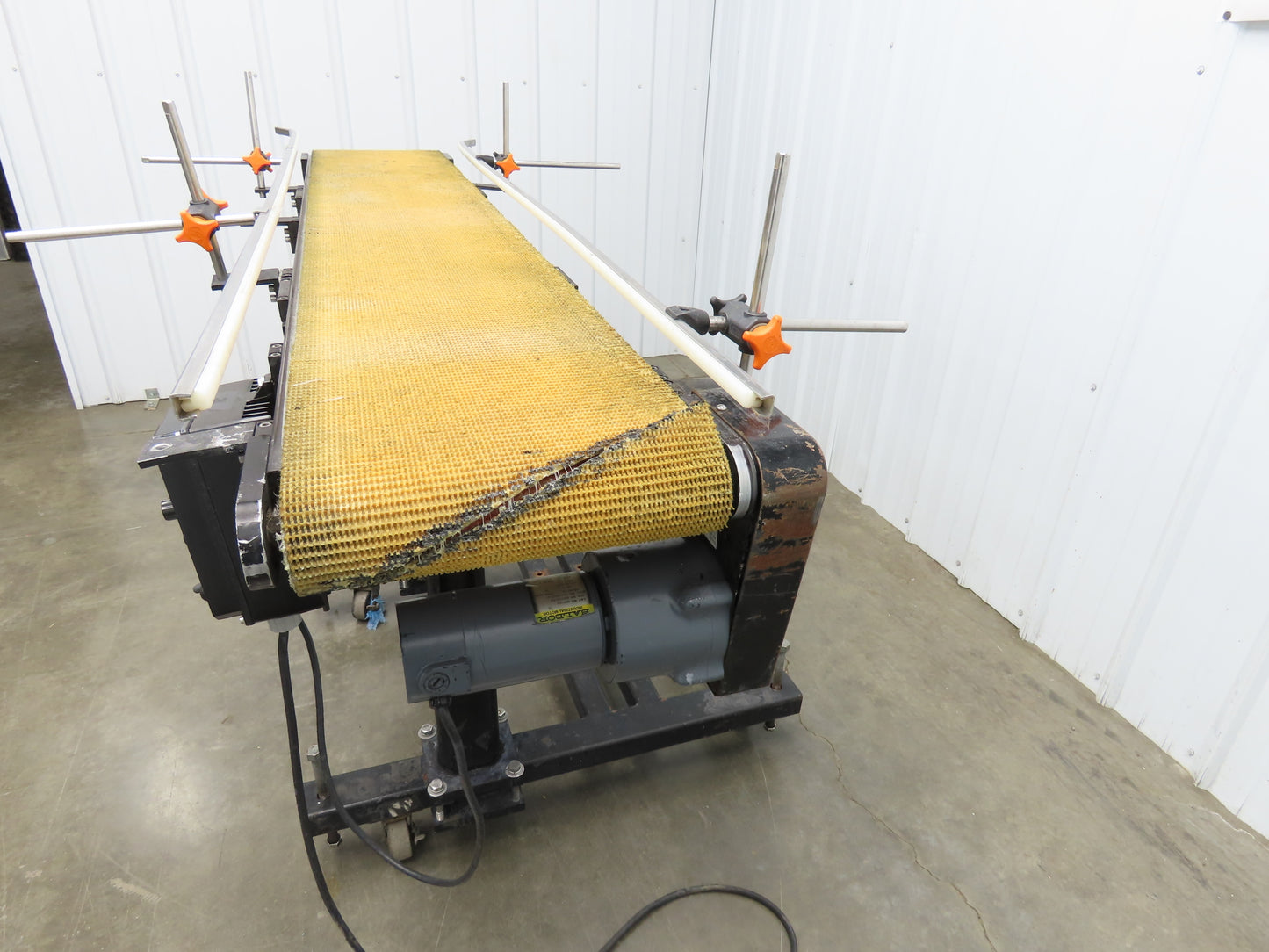 72"L Portable Grip Top Conveyor 12"Belt 115V Variable Speed Belt Drive 0-98FPM