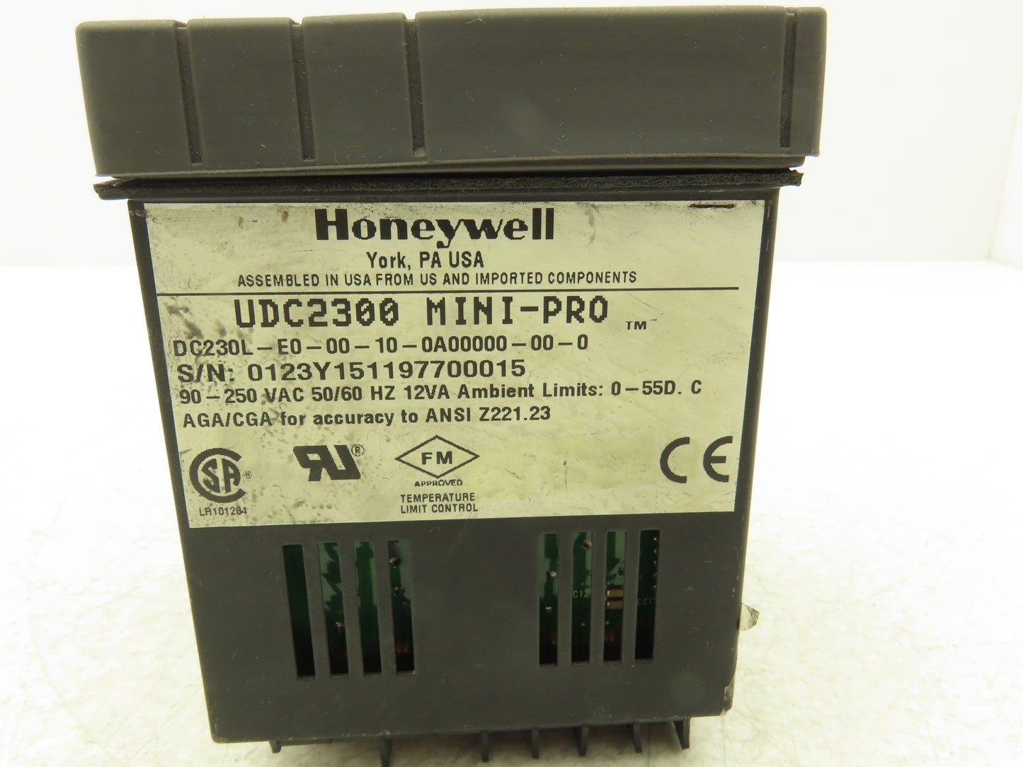 Honeywell UDC2300 Mini-Pro Temperature Controller DC230L-E0-00-10-0A00000-00-0