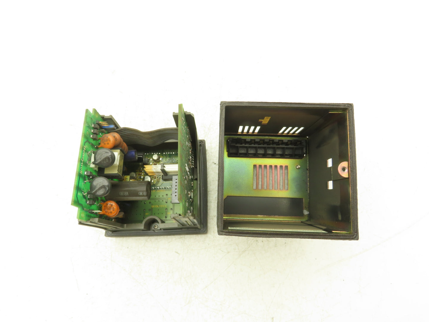 Honeywell UDC2300 Mini-Pro Temperature Controller DC230L-E0-00-10-0000000-00-0
