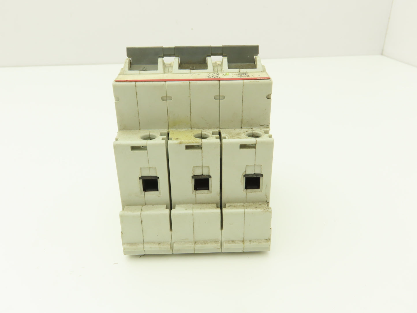 ABB S503-K32 3-Pole Circuit Breaker Adjustable 32A 690VAC 230/400V DIN Mountable