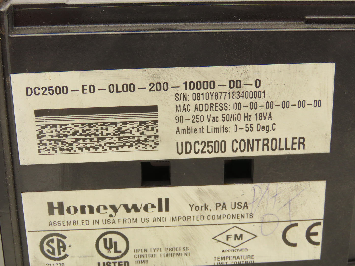 Honeywell UDC2500 Digital Temperature Controller DC2500-E0-0L00-200-10000-00-0