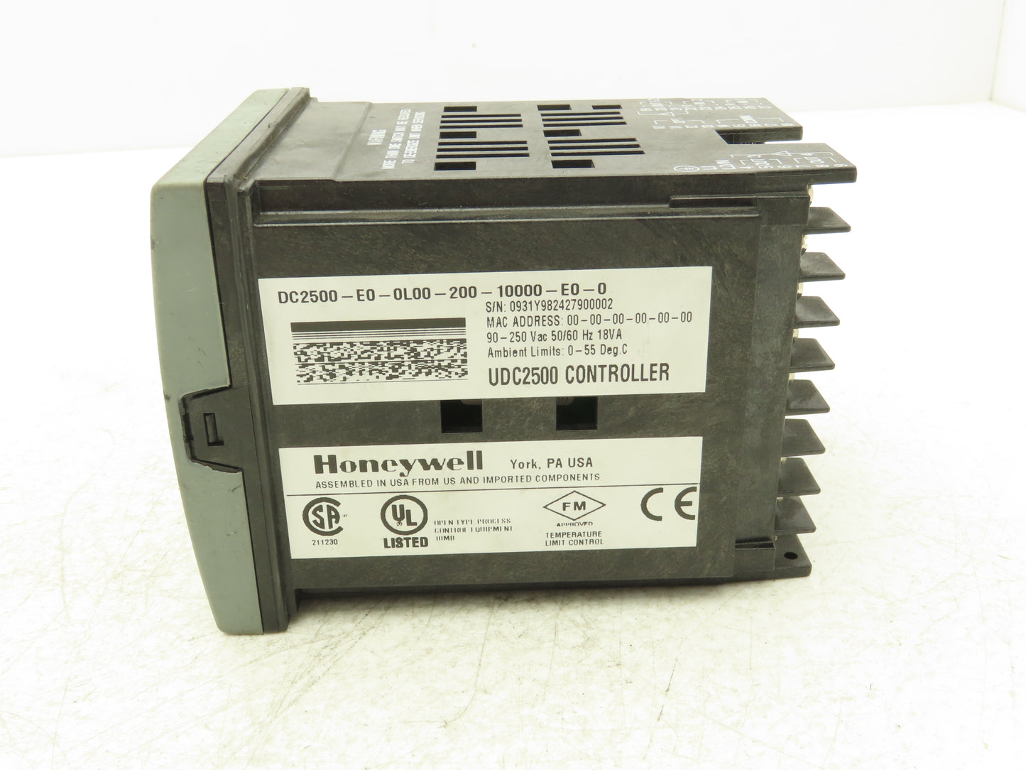 Honeywell UDC2500 Digital Temperature Controller DC2500-E0-0L00-200-10000-E0-0