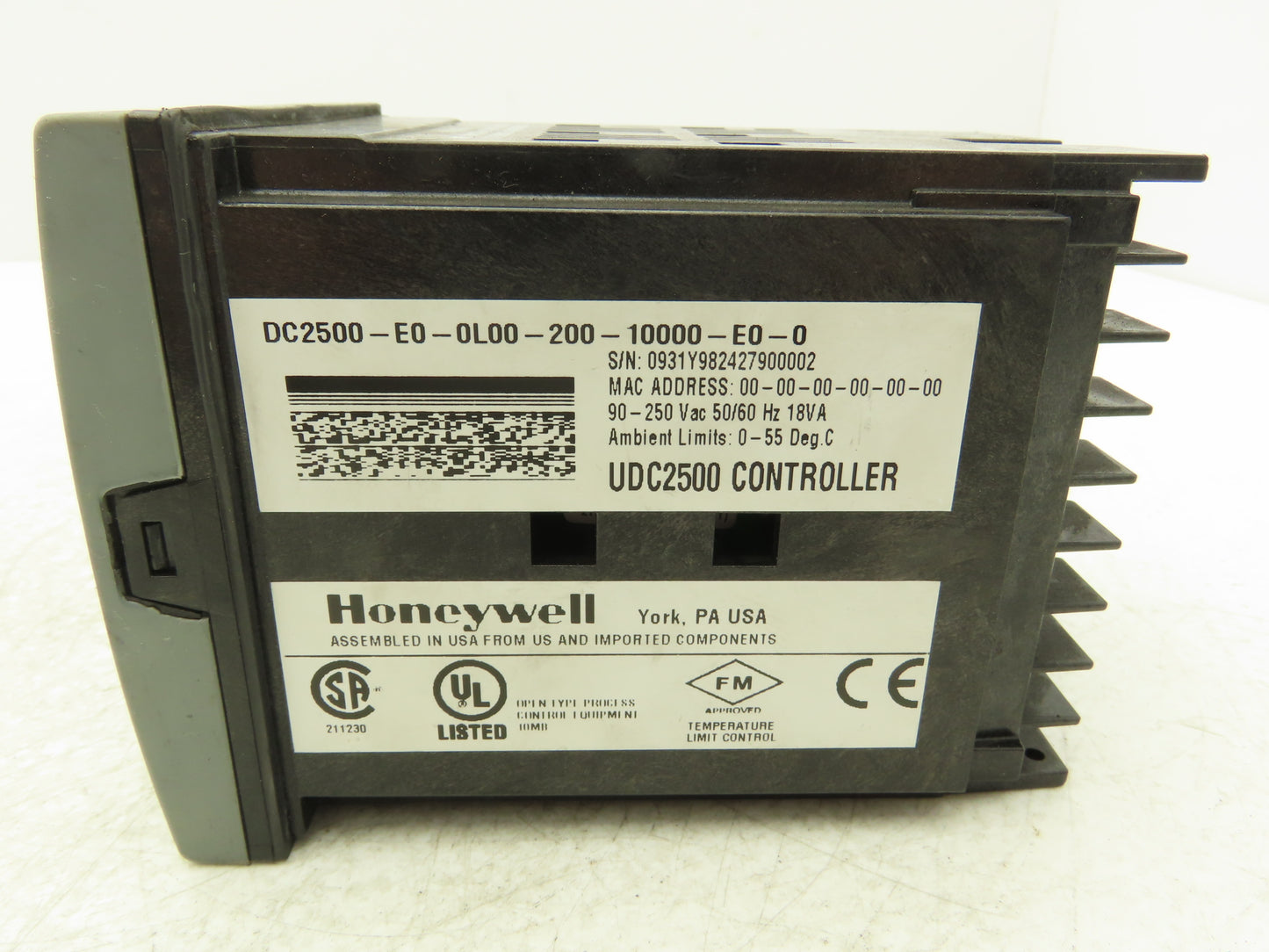 Honeywell UDC2500 Digital Temperature Controller DC2500-E0-0L00-200-10000-E0-0