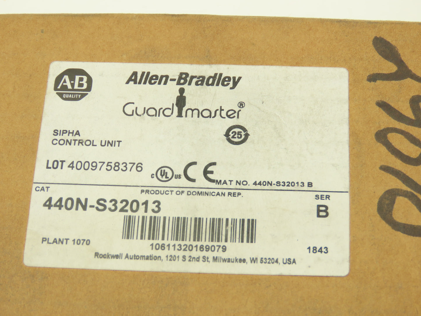 Allen Bradley 440N-S32013 Guardmaster Safety Relay Sipha Control Unit 24V Ser B