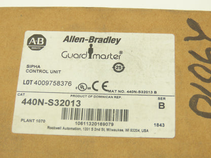 Allen Bradley 440N-S32013 Guardmaster Safety Relay Sipha Control Unit 24V Ser B