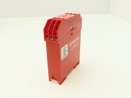 Allen Bradley 440N-S32013 Guardmaster Safety Relay Sipha Control Unit 24V Ser B