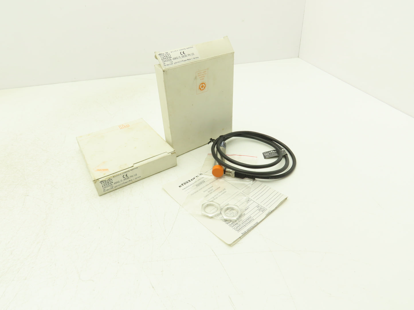 IFM Efector IG5932 Proximity Sensor Switch Capacitive 18mm IGA3008-ANKG Lot of 2