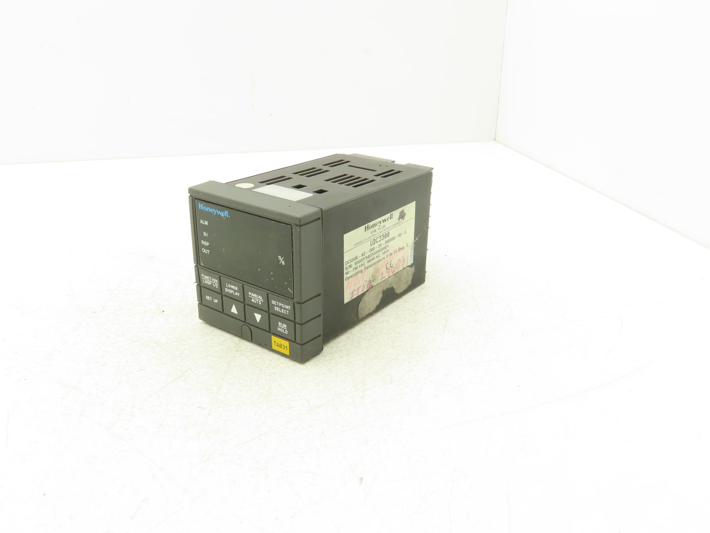 Honeywell UDC3300  Digital Temperature Controller DC330B-KE-000-20-000000-00-0