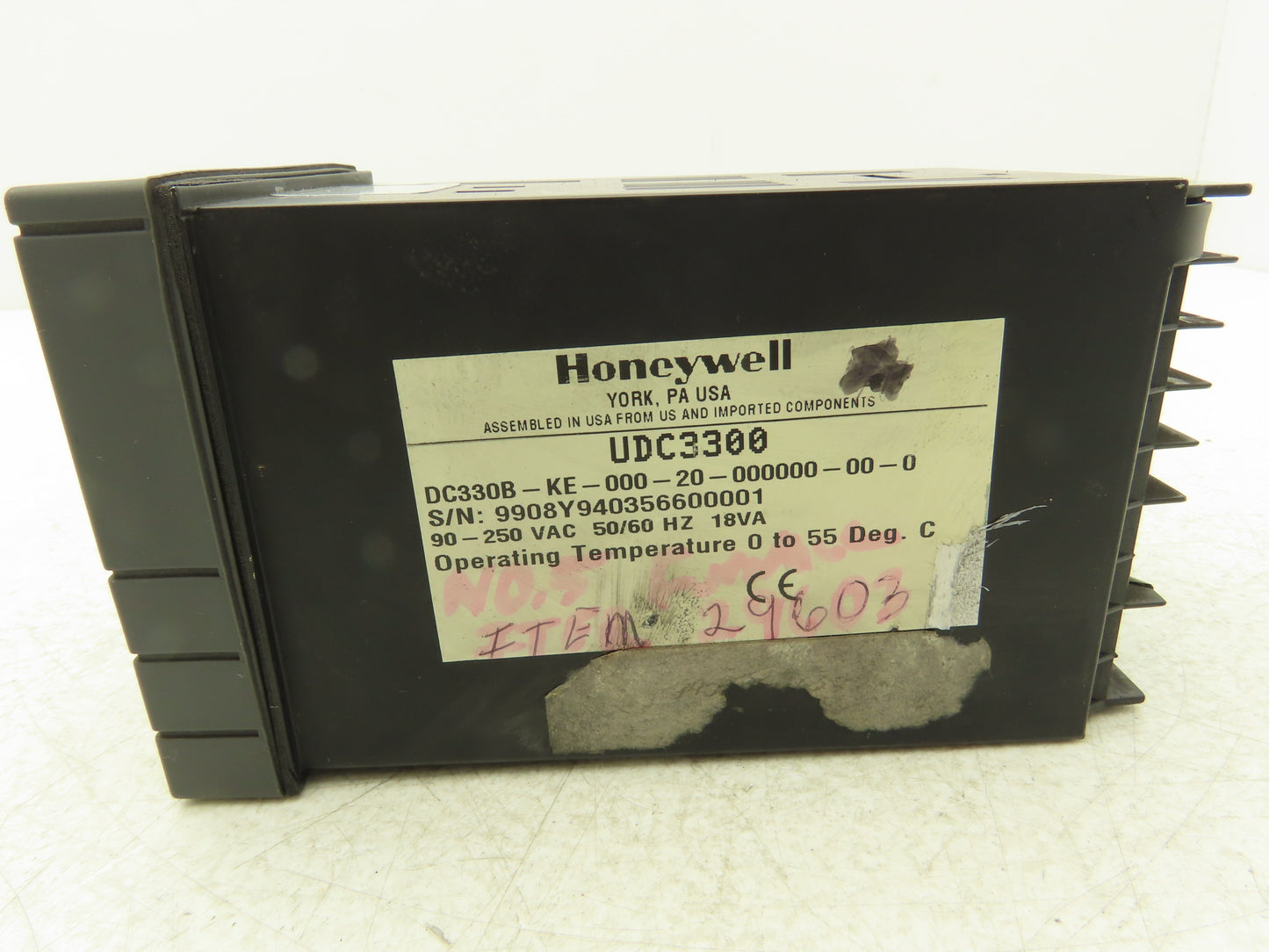 Honeywell UDC3300  Digital Temperature Controller DC330B-KE-000-20-000000-00-0
