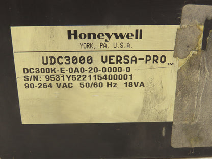 Honeywell UDC3000 Digital Temperature Controller DC300K-E-0A0-20-0000-0