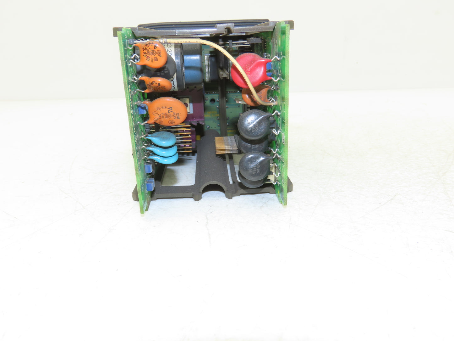 Honeywell UDC3300 Digital Temperature Controller DC330B-KE-000-10-000000-00-0