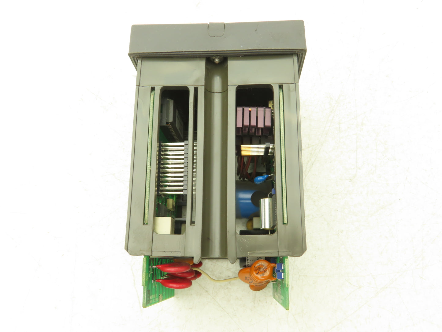 Honeywell UDC3300  Digital Temperature Controller DC330B-E0-000-20-000000-00-0