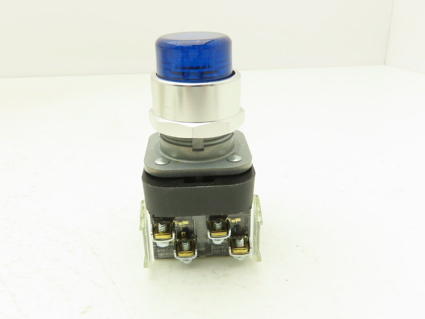 Allen Bradley 800T-PB16B Illuminated Push Button Momentary Blue 120VAC 30mm