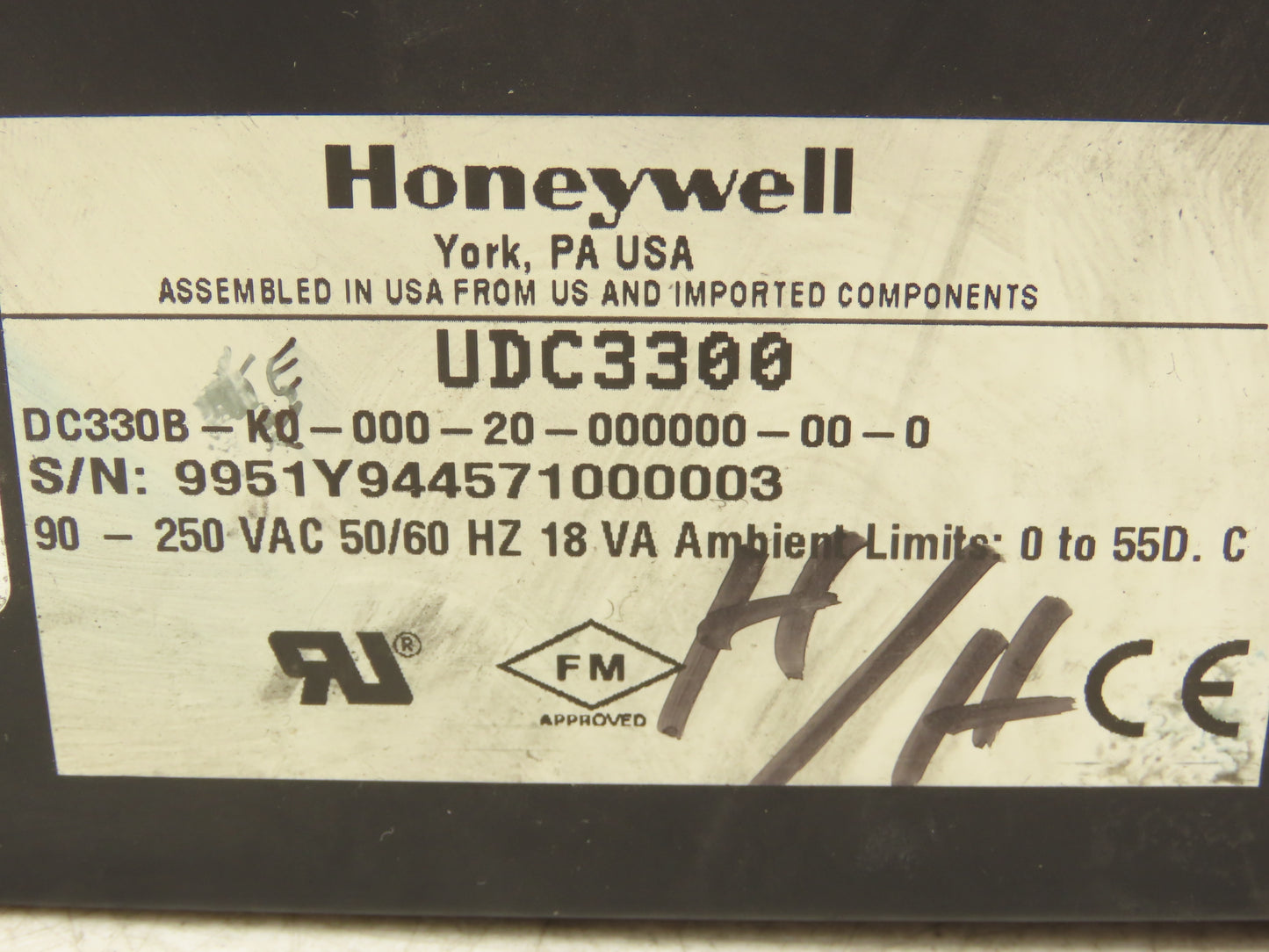 Honeywell UDC3300  Digital Temperature Controller DC330B-K0-000-20-000000-00-0