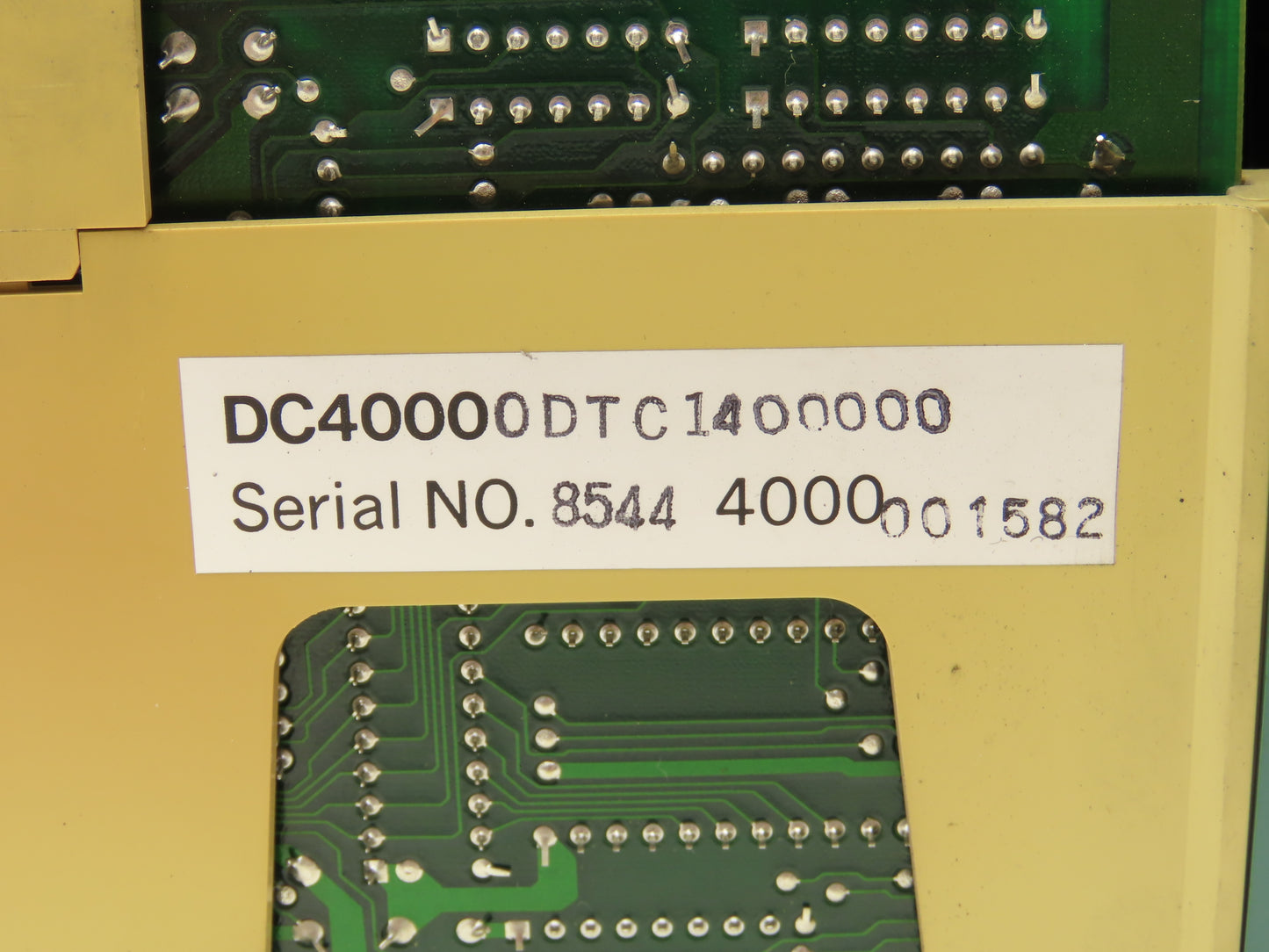 Honeywell DC4000  Digital Temperature Controller DC4000 0DTC1400000 120/240V