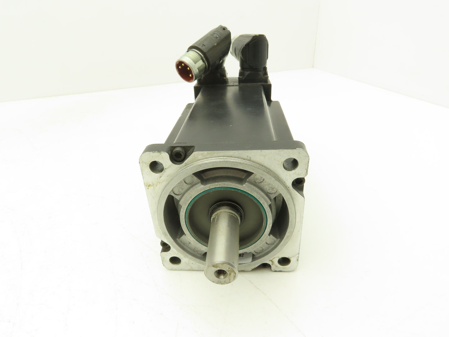Allen Bradley MPL-B330P-MK72AA AC Servo Motor 5000 RPM 460V 3PH READ
