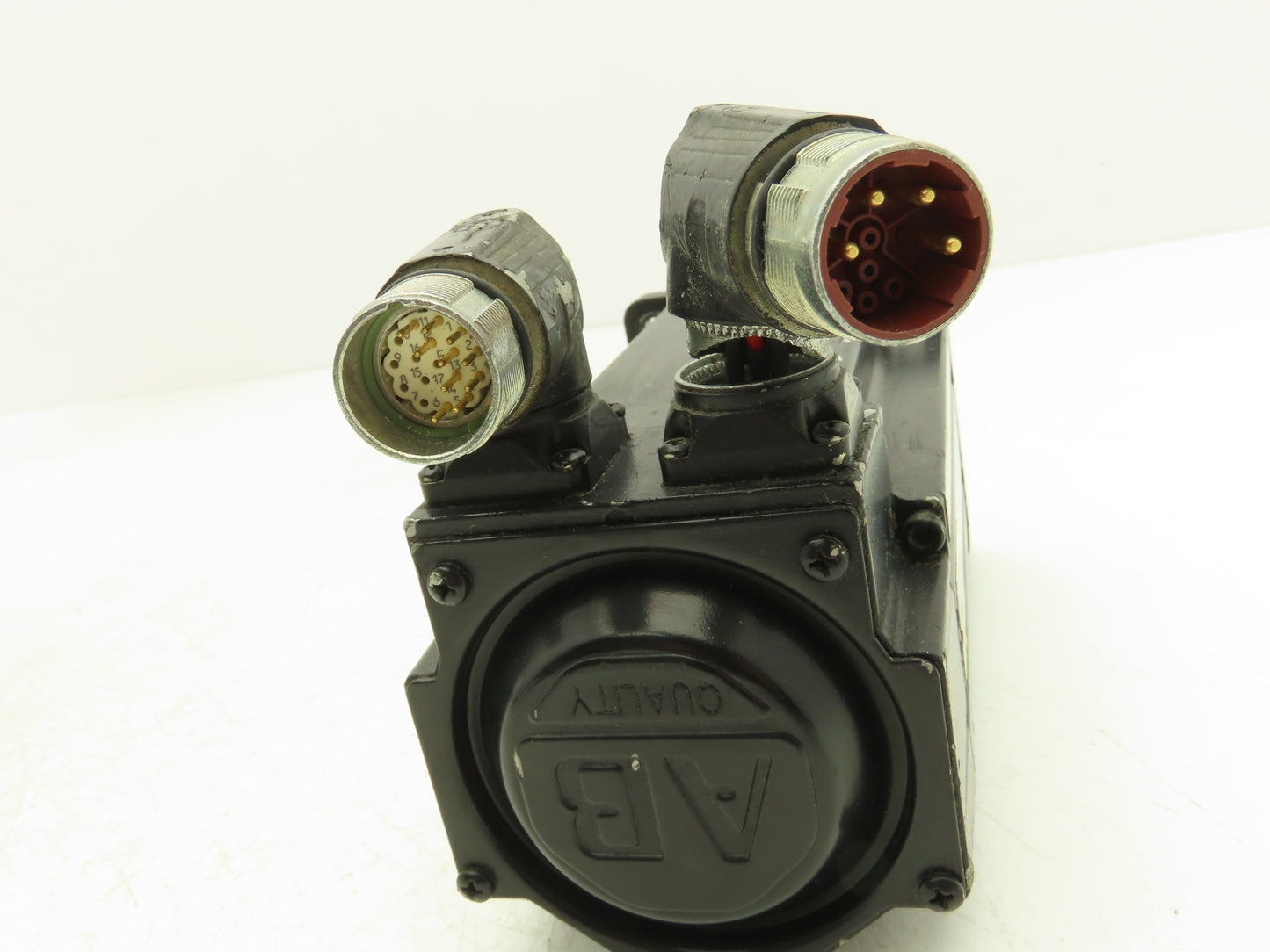 Allen Bradley MPL-B330P-MK72AA AC Servo Motor 5000 RPM 460V 3PH READ