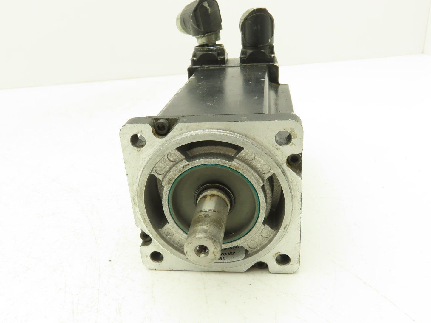Allen Bradley MPL-B330P-MK72AA AC Servo Motor 5000 RPM 460V 3PH READ