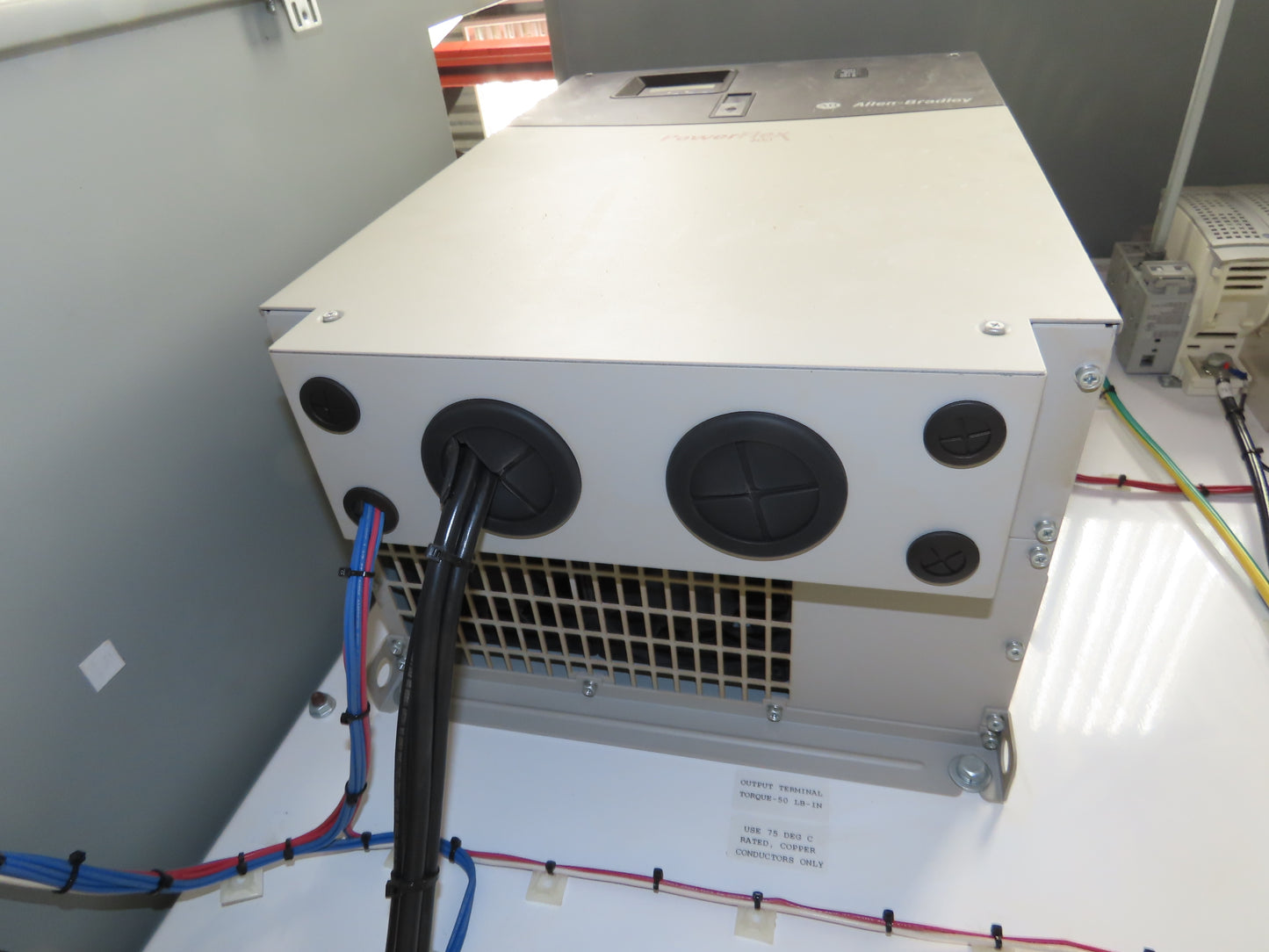 Allen Bradley 22C-D088A103 Powerflex 400 AC Drive VFD 60Hp 460V 3Ph Enclosure
