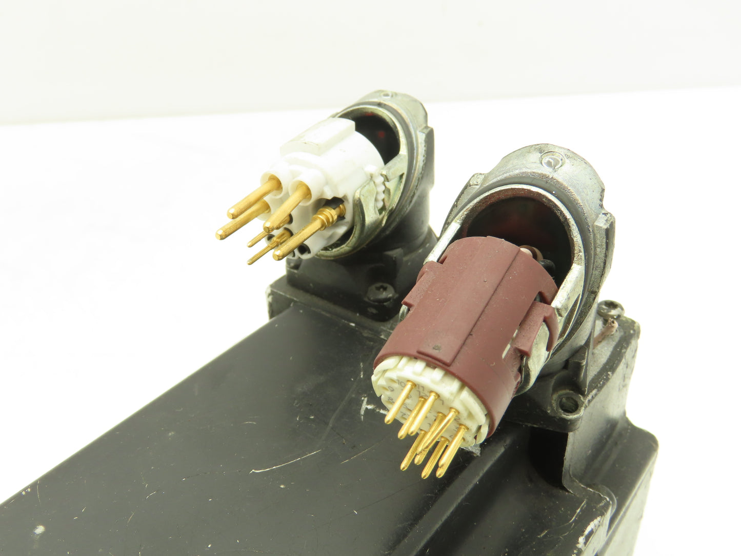 Allen Bradley MPL-B330P-MJ74AA AC Servo Motor 5000 RPM 460V 3PH READ