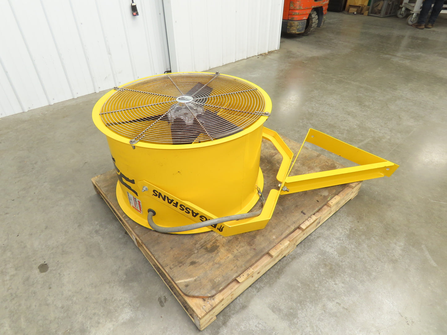 Big Ass 002991-241 Industrial Wall Mount Fan 30" Dia 1Hp 629fpm 230/460V