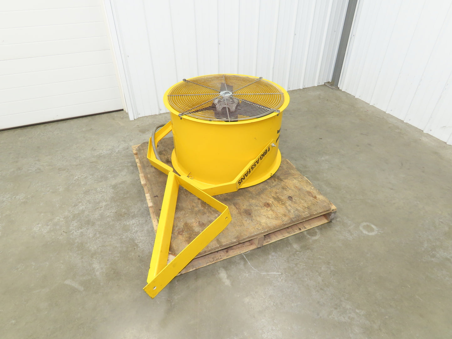 Big Ass 002991-241 Industrial Wall Mount Fan 30" Dia 1Hp 629fpm 230/460V