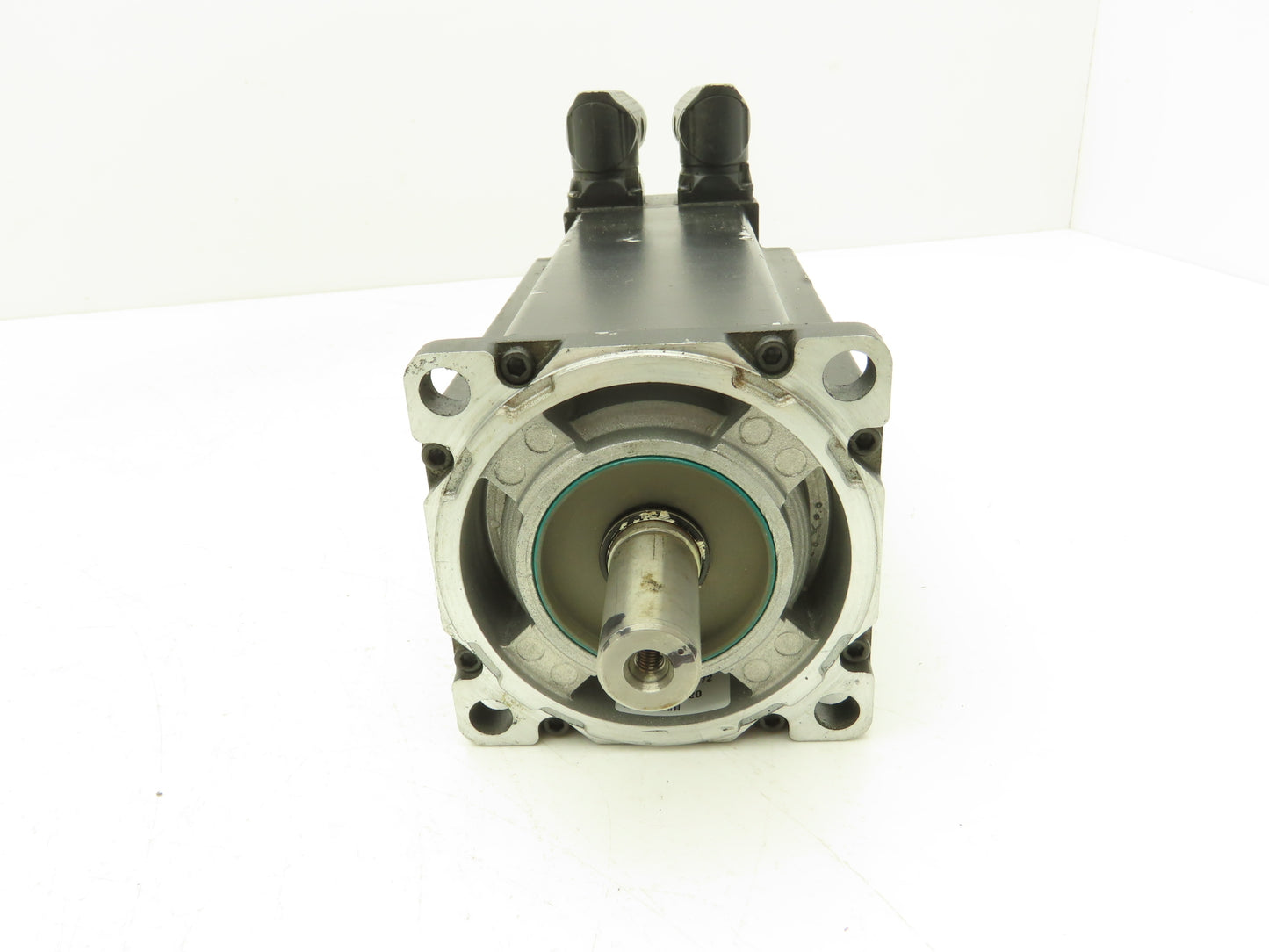 Allen Bradley MPL-B430P-MK74AA AC Servo Motor 5000 RPM 460V 3PH 24VDC Brake
