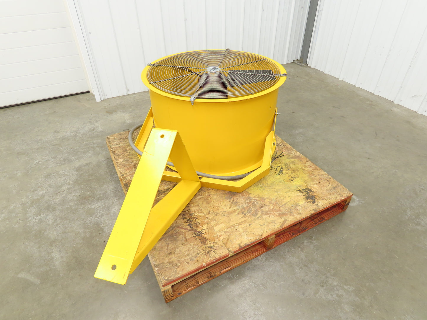 Big Ass 002991-241 Industrial Wall Mount Fan 30" Dia 1Hp 629fpm 230/460V