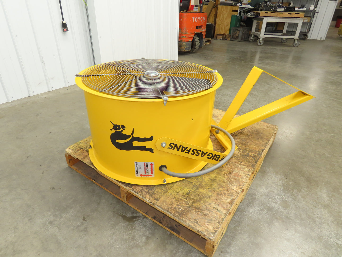 Big Ass 002991-241 Industrial Wall Mount Fan 30" Dia 1Hp 629fpm 230/460V