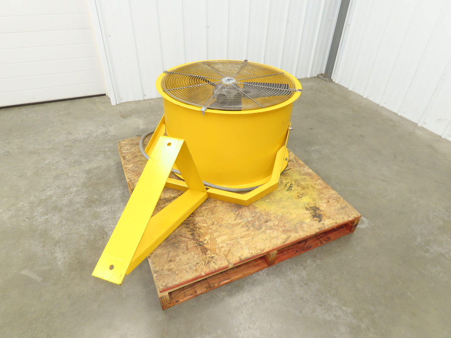 Big Ass 002991-241 Industrial Wall Mount Fan 30" Dia 1Hp 629fpm 230/460V