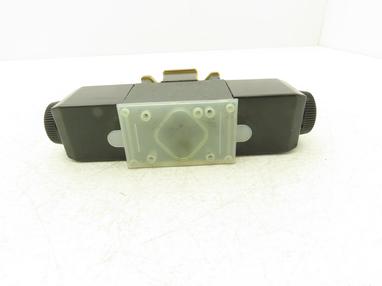 Vickers DG4V-3-2C-M-FTWL-B6-60 Hydraulic Directional Solenoid Valve 120VAC -READ