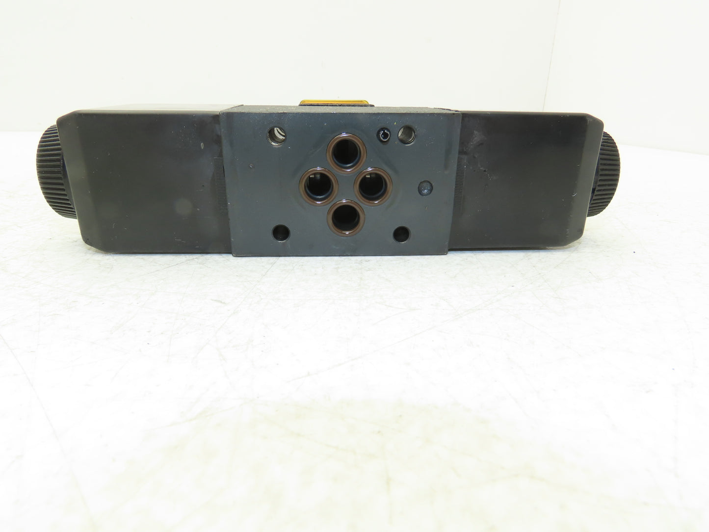 Vickers DG4V-3-2C-M-FTWL-B6-60 Hydraulic Directional Solenoid Valve 120VAC -READ
