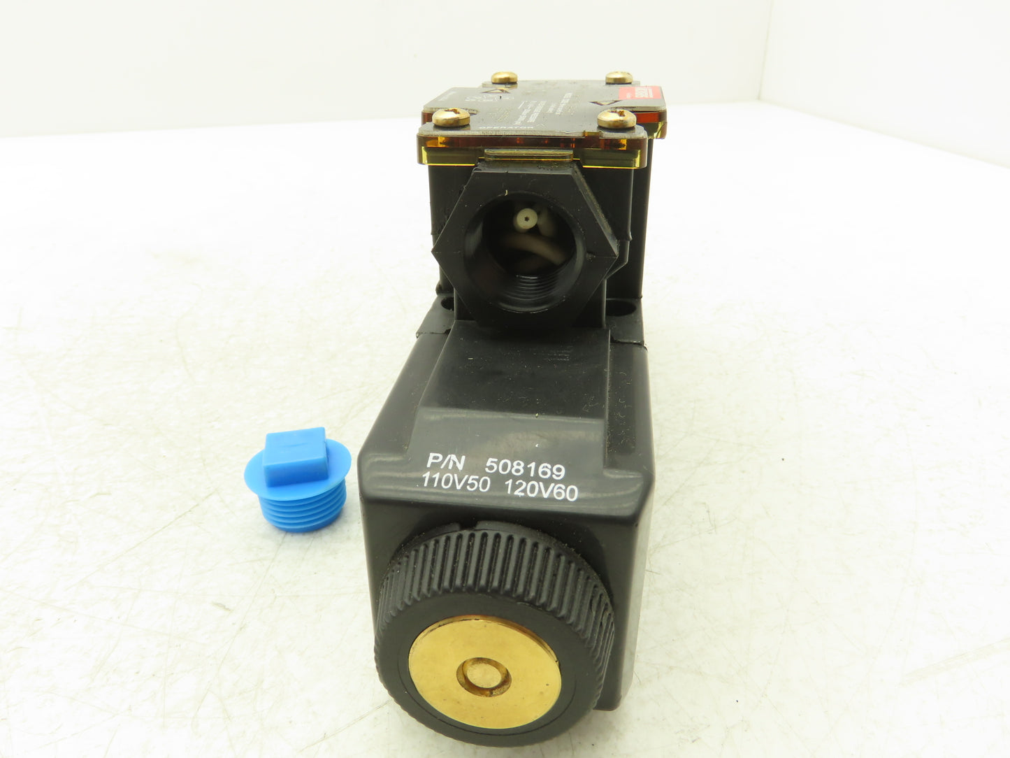 Vickers DG4V-3-2C-M-FTWL-B6-60 Hydraulic Directional Solenoid Valve 120VAC -READ