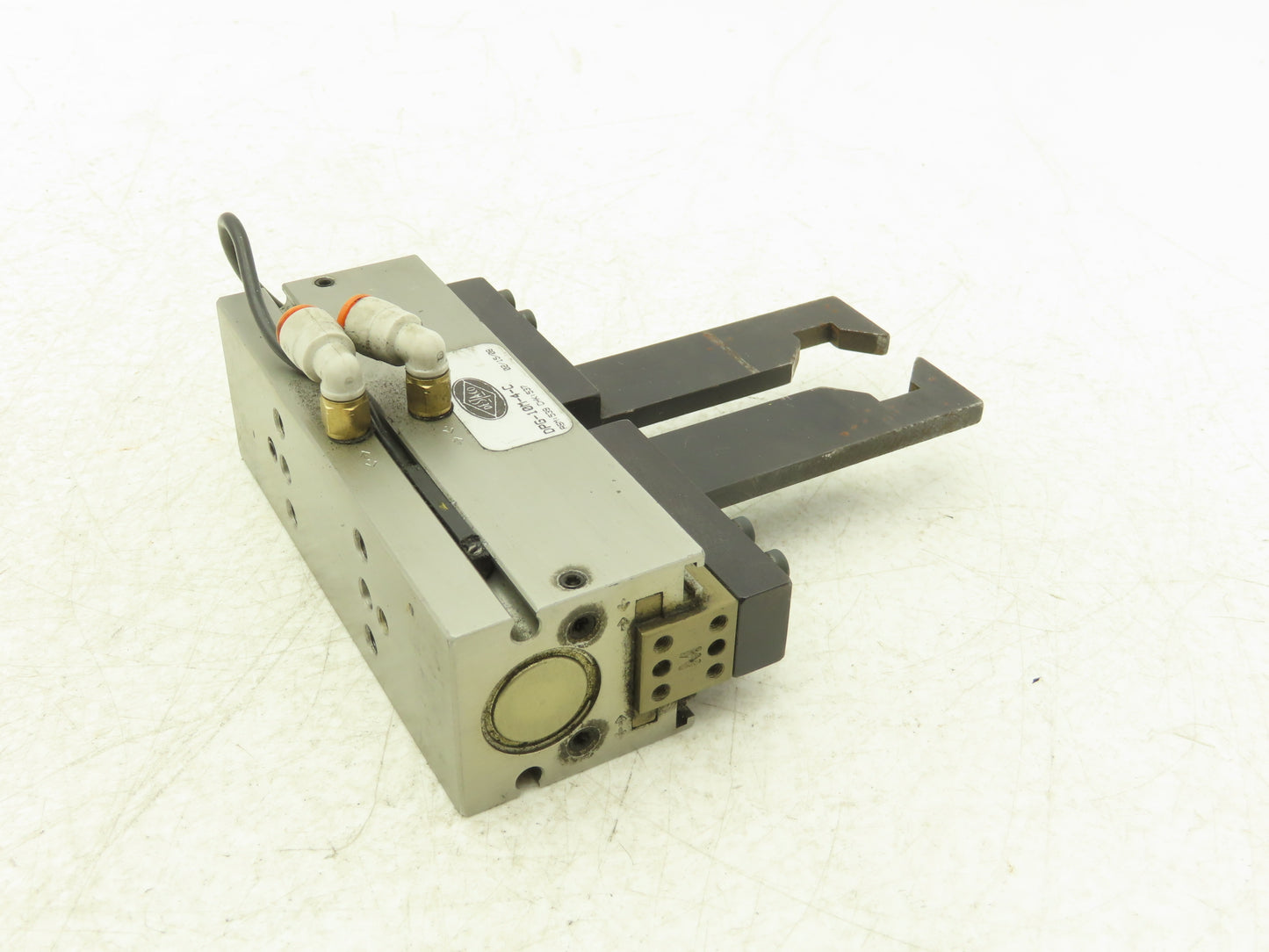 De-Sta-Co DPG-10M-4-C Pneumatic 2-Jaw Parallel Gripper Cylinder 1" Stroke 50lbf