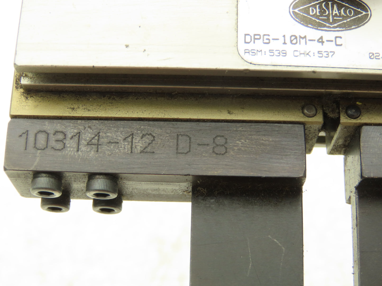 De-Sta-Co DPG-10M-4-C Pneumatic 2-Jaw Parallel Gripper Cylinder 1" Stroke 50lbf