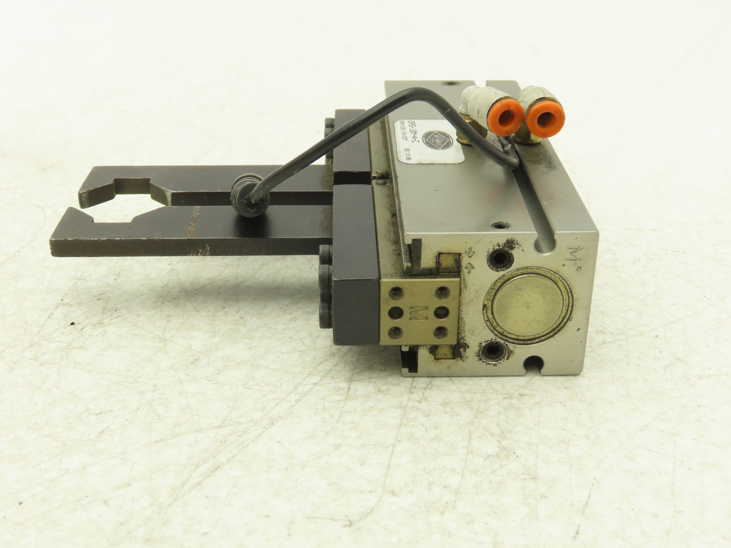 De-Sta-Co DPG-10M-4-C Pneumatic 2-Jaw Parallel Gripper Cylinder 1" Stroke 50lbf